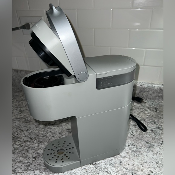 Kuerig Coffee maker - Picture 8 of 8